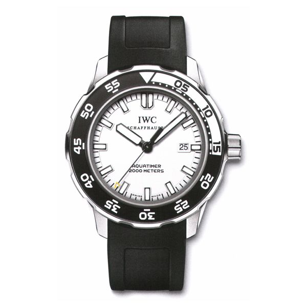 en acier fin avec bracelet en caoutchouc noir IW356811