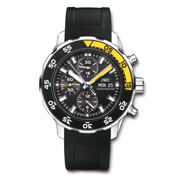 en acier fin avec bracelet en caoutchouc noir IW376709